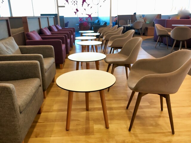 Lounge thumbnail 2
