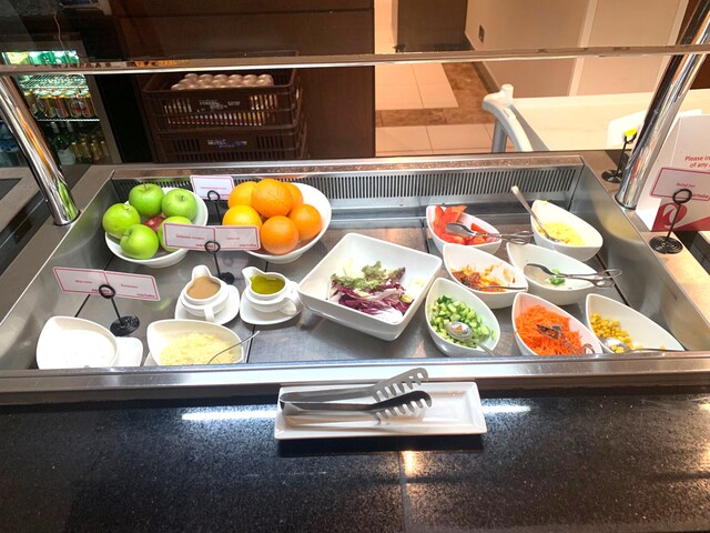 Lounge thumbnail 4