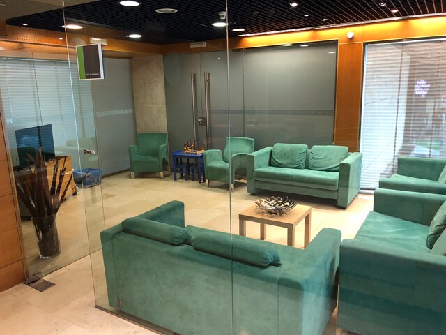 Lounge thumbnail 5
