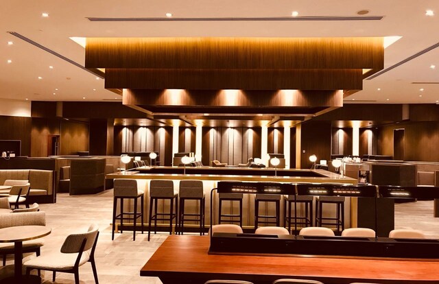 Lounge thumbnail 5