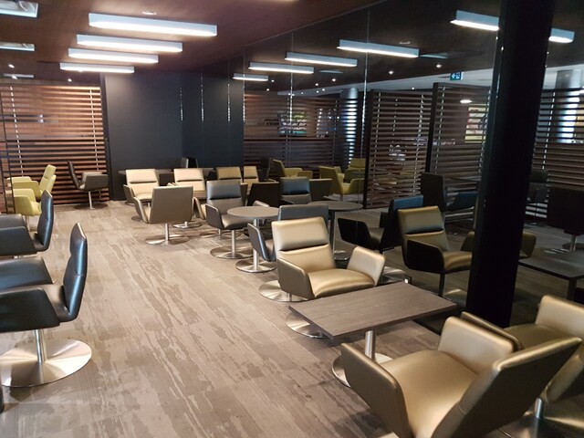 Lounge thumbnail 2