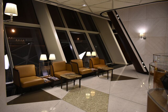 Lounge thumbnail 3