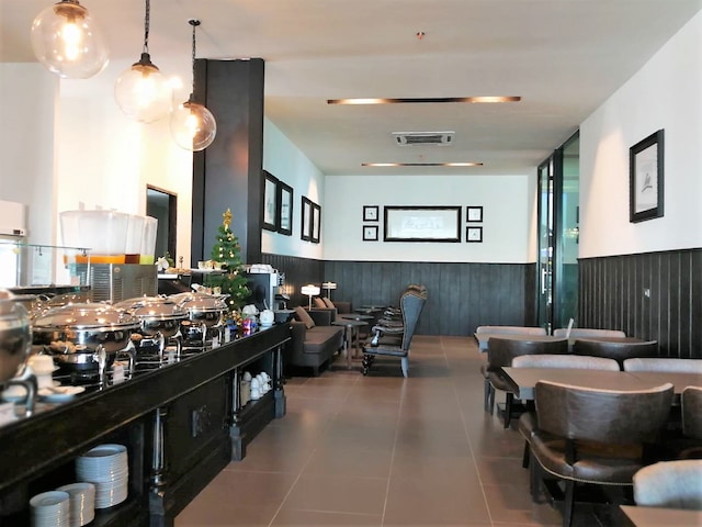 Lounge thumbnail 5