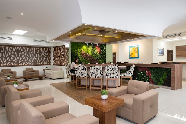 Lounge thumbnail 3