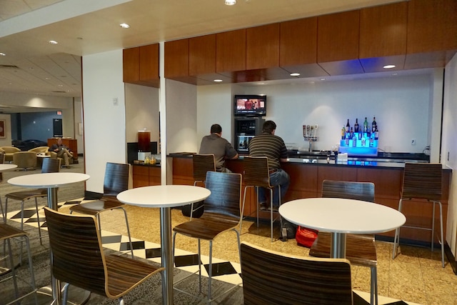 Lounge thumbnail 3