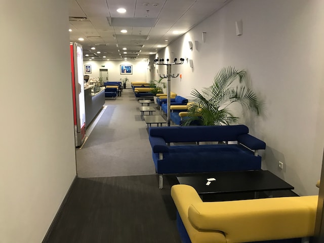 Lounge thumbnail 5