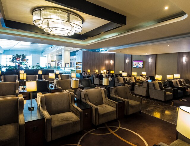 Lounge thumbnail 1