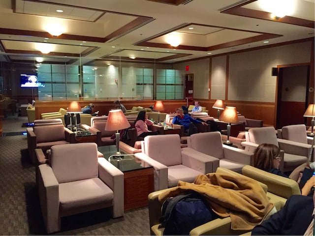 Lounge thumbnail 3