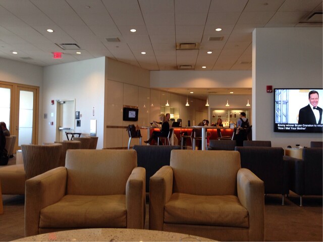 Lounge thumbnail 3