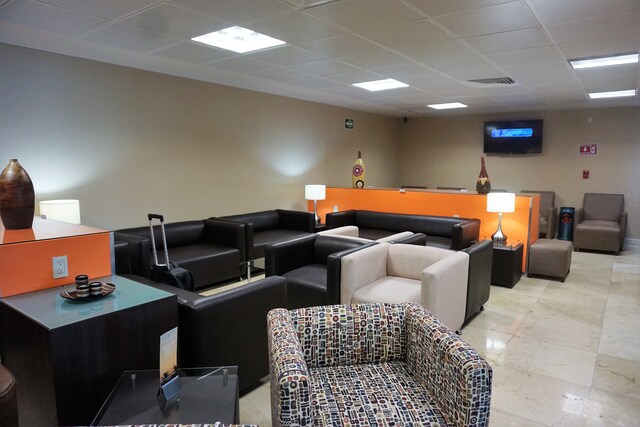 Lounge thumbnail 2