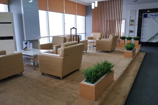 Lounge thumbnail 1