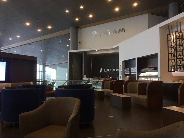 Lounge thumbnail 2
