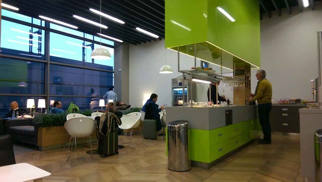Lounge thumbnail 5