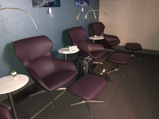 Lounge thumbnail 5