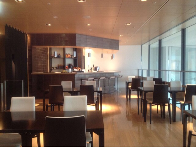 Lounge thumbnail 1