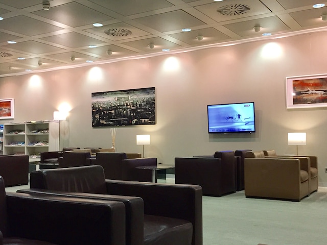 Lounge thumbnail 5