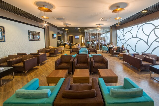 Lounge thumbnail 1