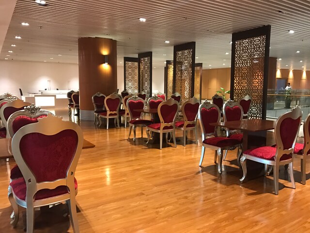 Lounge thumbnail 1