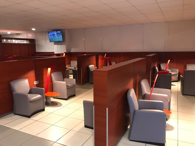 Lounge thumbnail 1