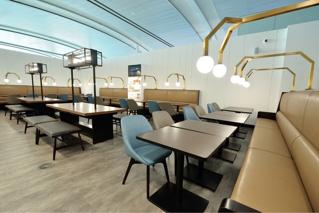 Lounge thumbnail 2