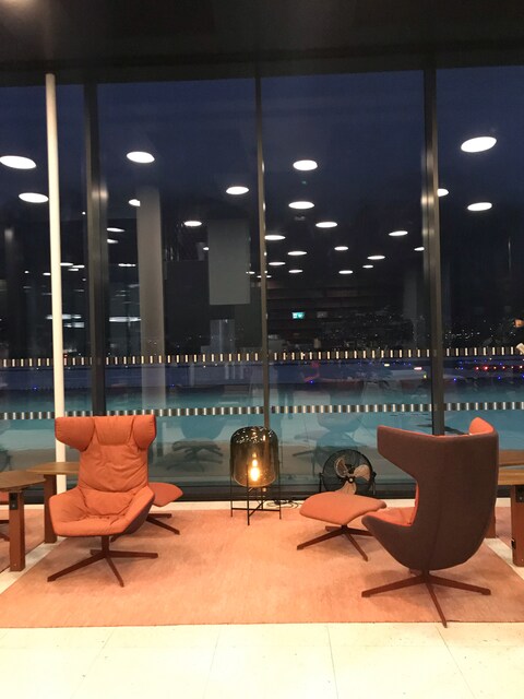 Lounge thumbnail 2