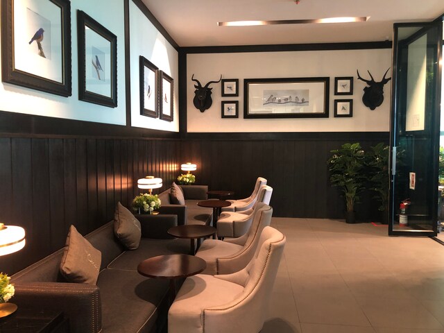 Lounge thumbnail 2