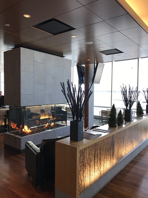 Lounge thumbnail 2