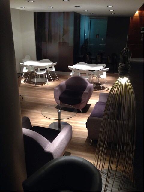 Lounge thumbnail 3