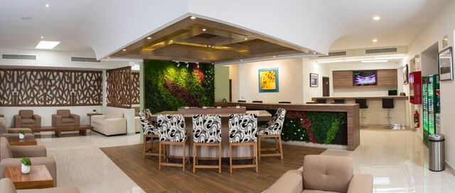 Lounge thumbnail 1