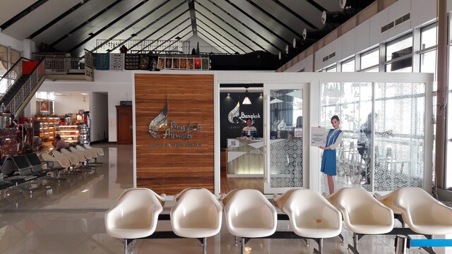 Lounge thumbnail 4