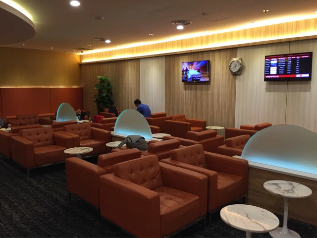 Lounge thumbnail 1