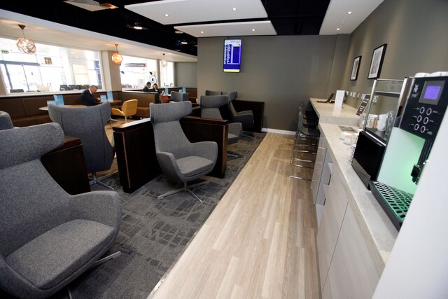 Lounge thumbnail 3