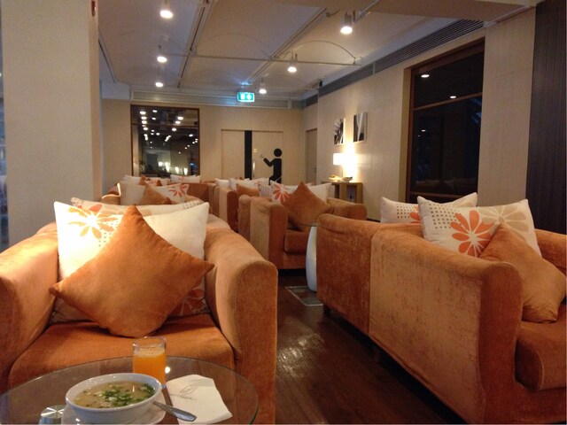 Lounge thumbnail 1