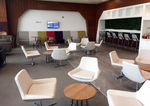 Lounge thumbnail 1