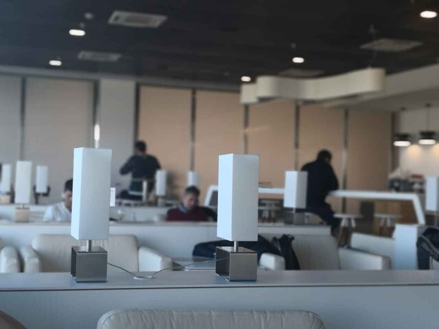 Lounge thumbnail 4