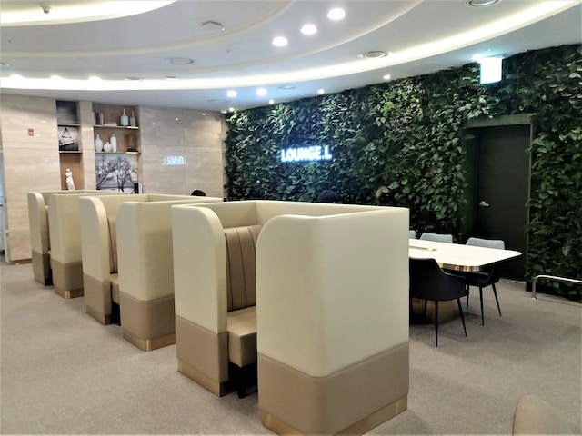 Lounge thumbnail 1