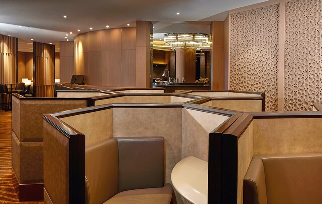 Lounge thumbnail 5