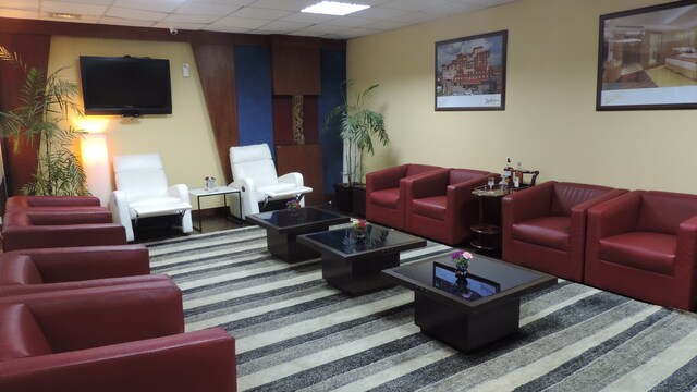 Lounge thumbnail 4