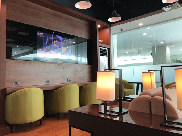 Lounge thumbnail 3
