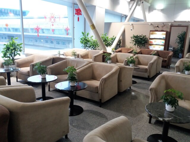 Lounge thumbnail 3