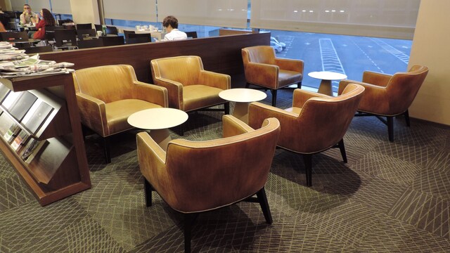 Lounge thumbnail 1
