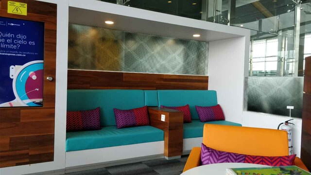 Lounge thumbnail 5