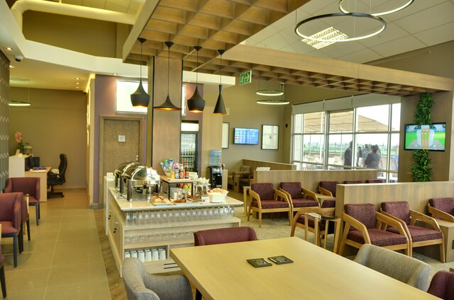 Lounge thumbnail 1