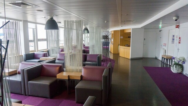 Lounge thumbnail 3