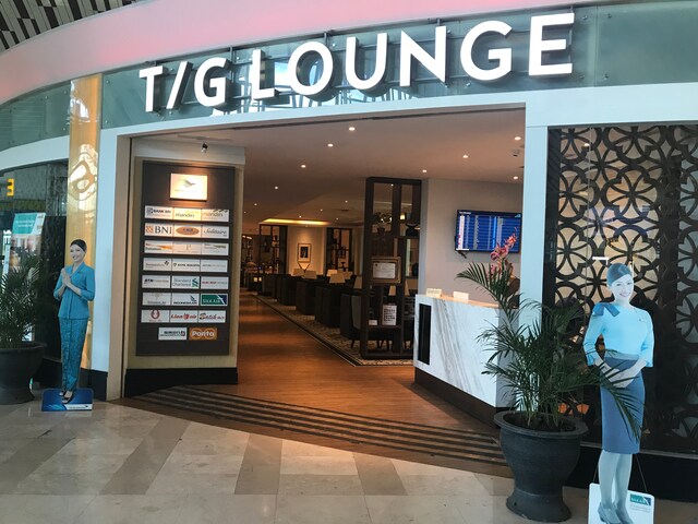 Lounge thumbnail 3