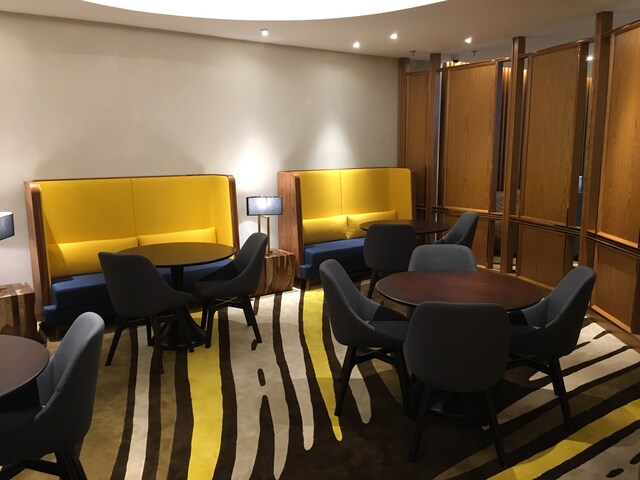 Lounge thumbnail 5