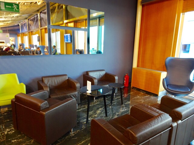 Lounge thumbnail 5