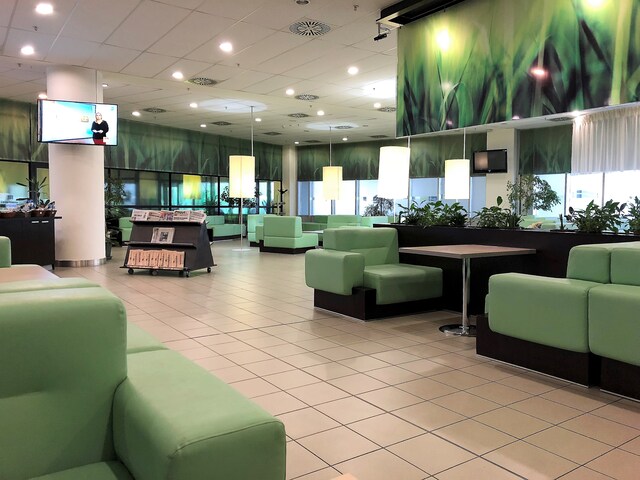 Lounge thumbnail 2