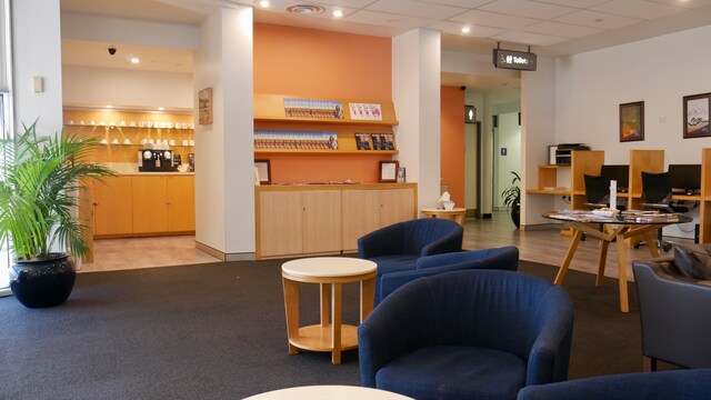 Lounge thumbnail 1