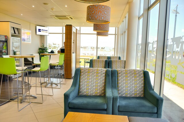 Lounge thumbnail 5